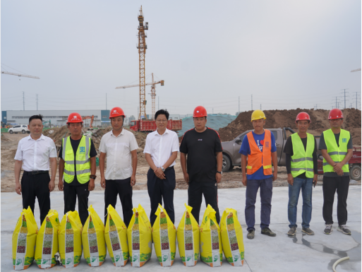 黨委書記、董事長劉培建深入工地慰問一線員工133.png