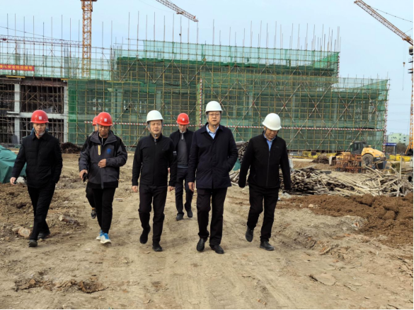 鉚足干勁開新局 蓄力奮戰(zhàn)“開門紅”產(chǎn)業(yè)集團黨委書記、董事長劉培建到中國藥谷“超級工廠”一期、二期項目調(diào)研指導(dǎo)工作210.png